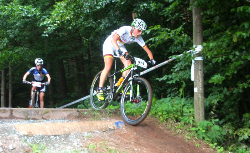 Juniorin Sarah Bauer_downhill_Schopp_xco_damen_by Goller - 03