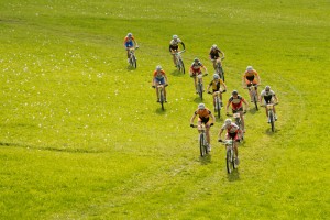 130921_GER_TransZollernalb_Stage2_Balingen-Albstadt_chasersgroup_green_frontal_by_Kuestenbrueck