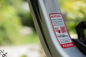 Das Label am Unterrohr montiert.