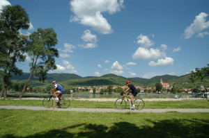 RaRe_2014-11_Radeln_an_der_Donau_10x15cm,_300dpi,_Nachweis_Radweg-Reisen