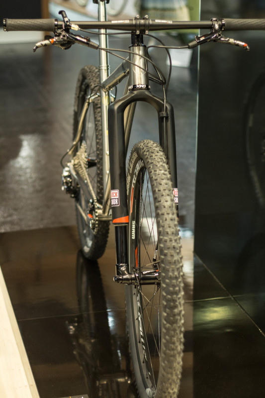 Neuste Technik am Tuareg von Van Nicholas - Rock Shox RS-1