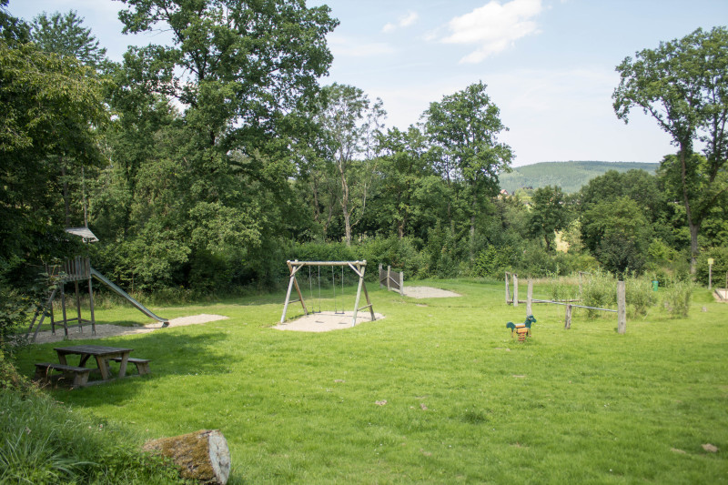 Umfangreicher und familienfreundlicher Spielplatz am Fuße des Warsteiner Bikeparks