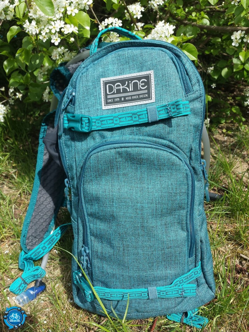 dakine 8l