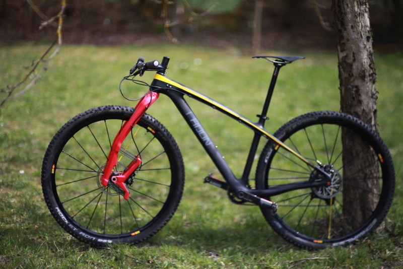 Lauf Trailracer Red Rund ums Rad Test