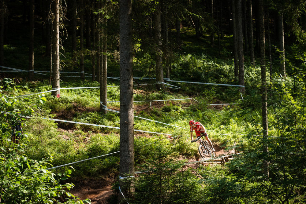 Schulte-Lünzum im Downhill (c) Dobslaff