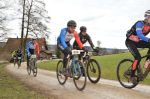 Felix und Arndt im Feld bei Etappe 2