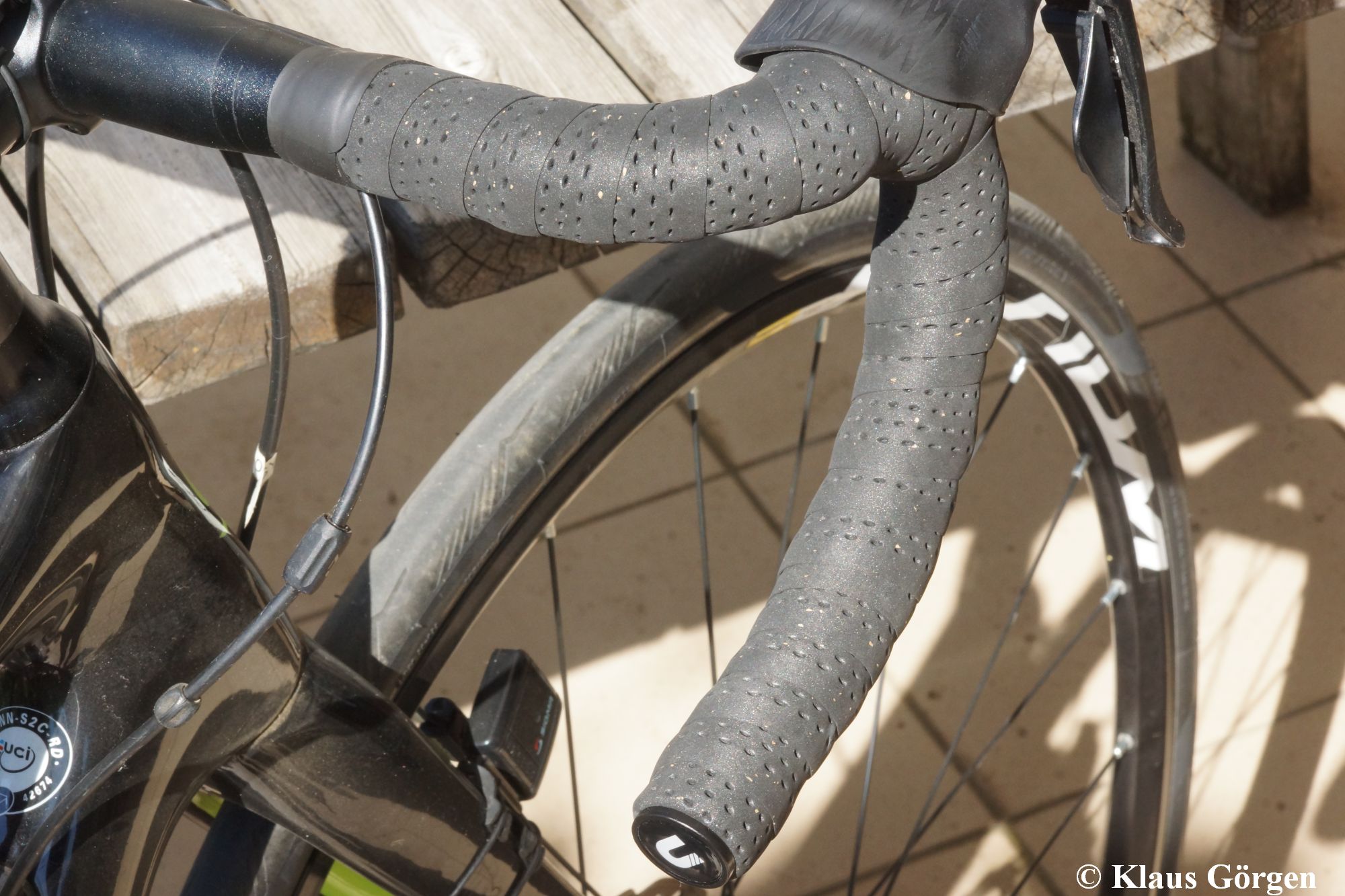 Fertig monitert: nabico Lenkerband Gavia Cork Black - Perforated